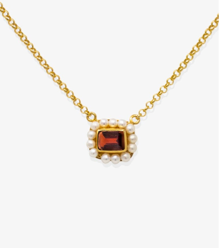 Luccichio Garnet And Pearl Necklace (FWP-N-025)